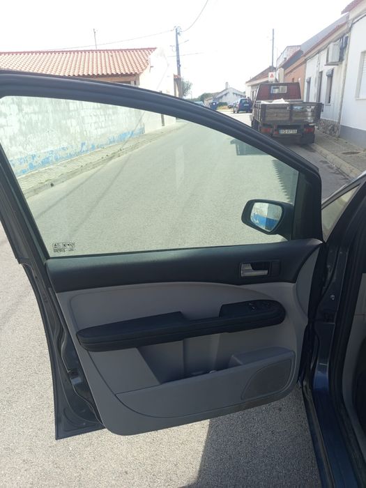 Ford Focus X-max