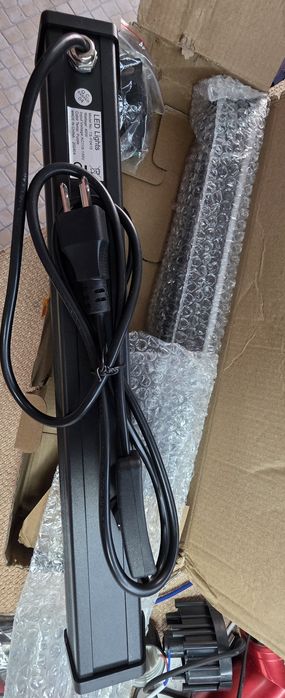 Projetor LED UV Floodlight 400–405nm – L&E Connection TS-FC410-PK-US-2