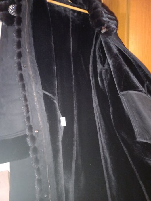 Дублянка з хутром норки та капюшоном