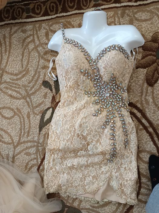 Весільні, вечірні, випускні сукні