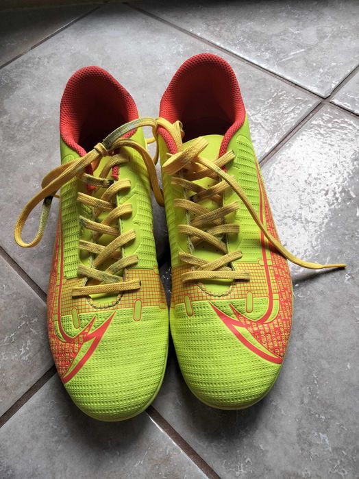 Buty do gry w piłkę korki Nike