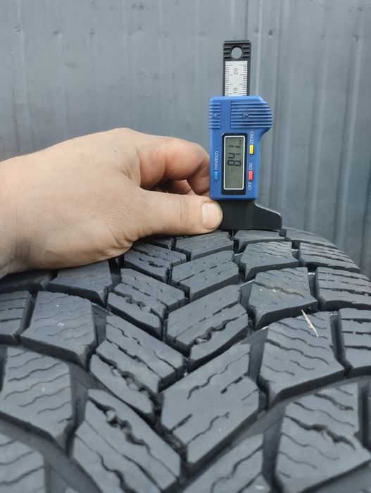 215/55/17 Michelin x ice snow