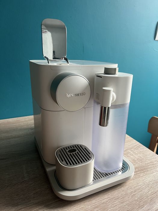 Ekspres na kapsułki DeLonghi Nespresso Gran Lattissima