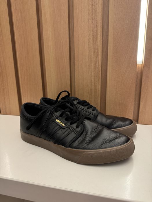 Кросівки adidas unisex 39 розмір