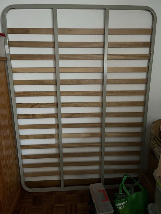 Estrado de cama 140 × 195 cm - impecável