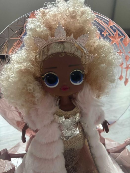 Lalka kolekcjonerska LOL Surprise Holiday OMG 2021 Collector NYE Queen