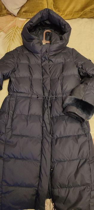 Зимова пухова куртка (пуховик)