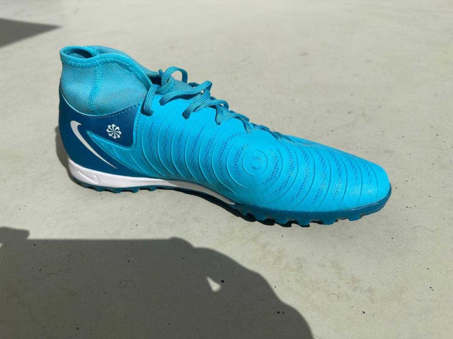 Nike Phantom Luna 2 Academy | T 45.5 | Chuteiras para relva | Caixa