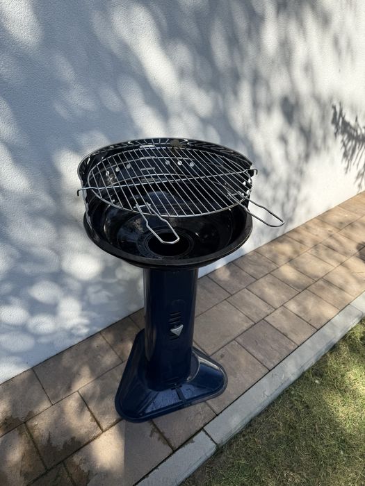 Grill kolumnowy granatowy