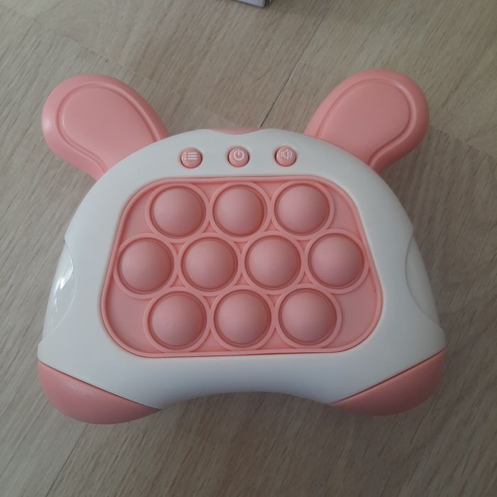 Gra zręcznościowa pop it