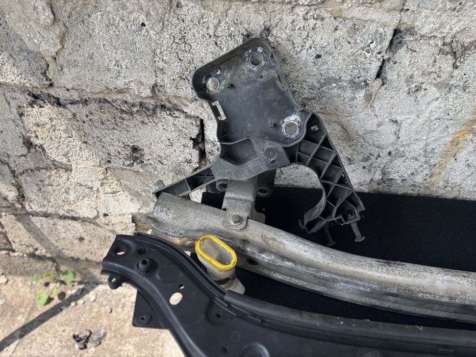 Підсилювач переднього бампера Меган 2 Сценік 2 телевізор