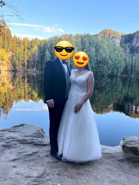 Suknia ślubna z brokatem