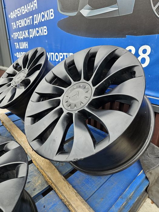 Goauto 20 диски Tesla 5/114,3 r21 et40 9,5j dia64,1 в чудовому стані