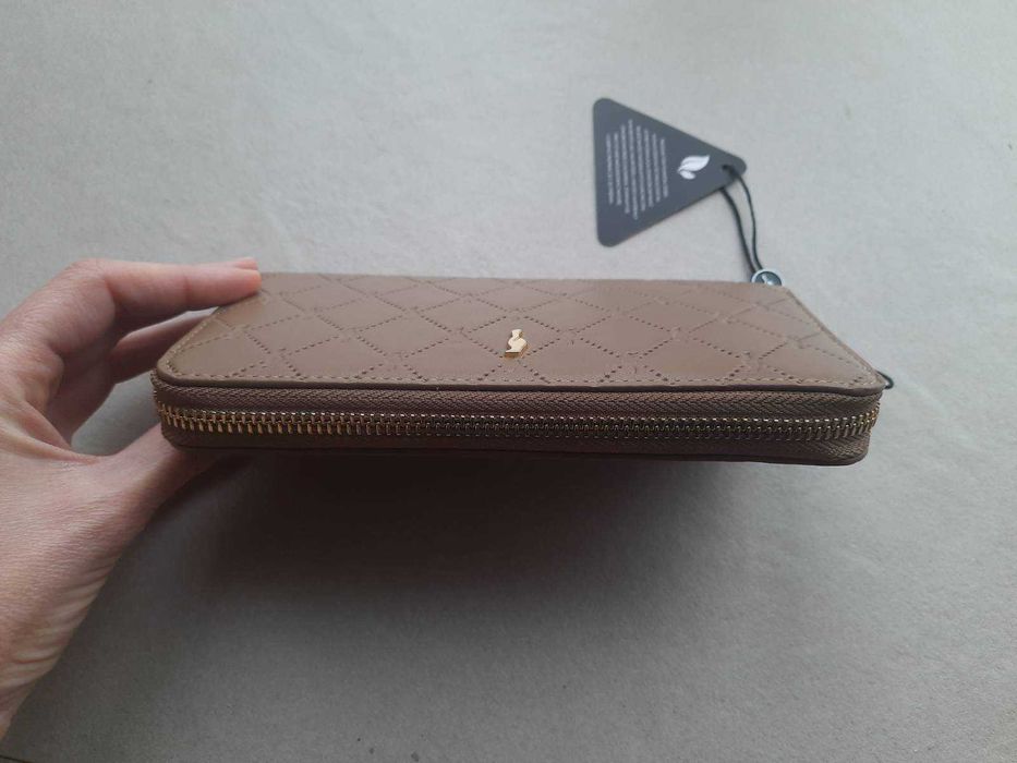 Duży beżowy portfel damski OCHNIK z tłoczeniem