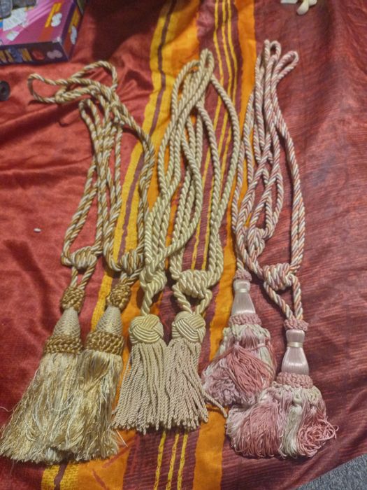 Продам 3 різні пари кісті(підхвати для штор)