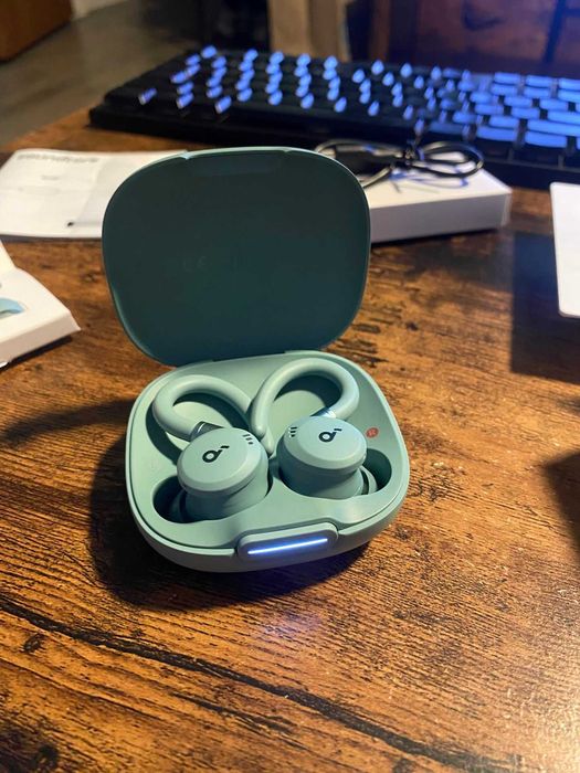 Нові бездротові TWS навушники Anker Soundcore Sport X20