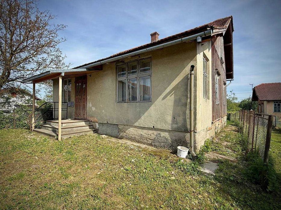 Продаж житлового будинку