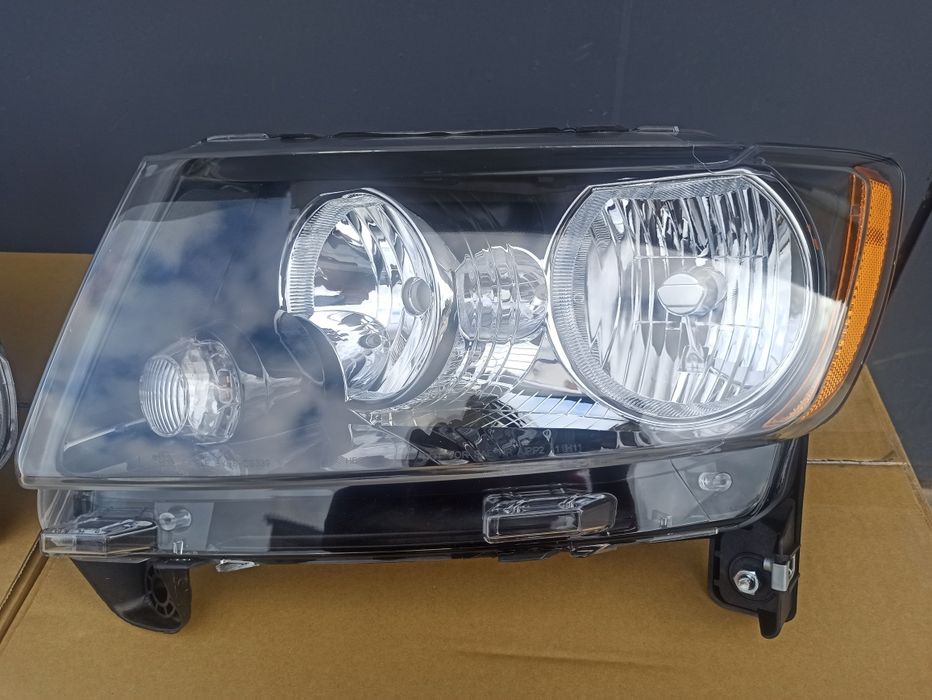 Фара Jeep Compass 2011-17 джып компас 68171214AA,68171215AA