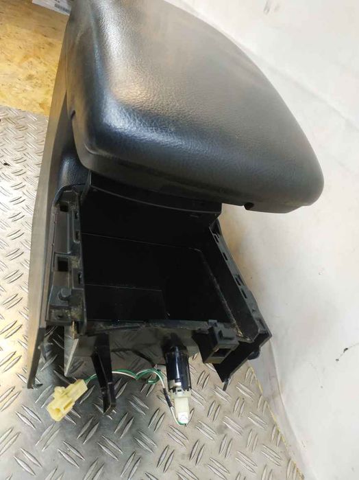 Toyota Avalon 05-12 підлокітник DS6012 5889107010