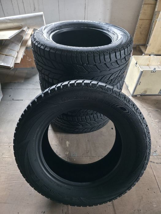 Зимова резина Cooper 265 60 R18