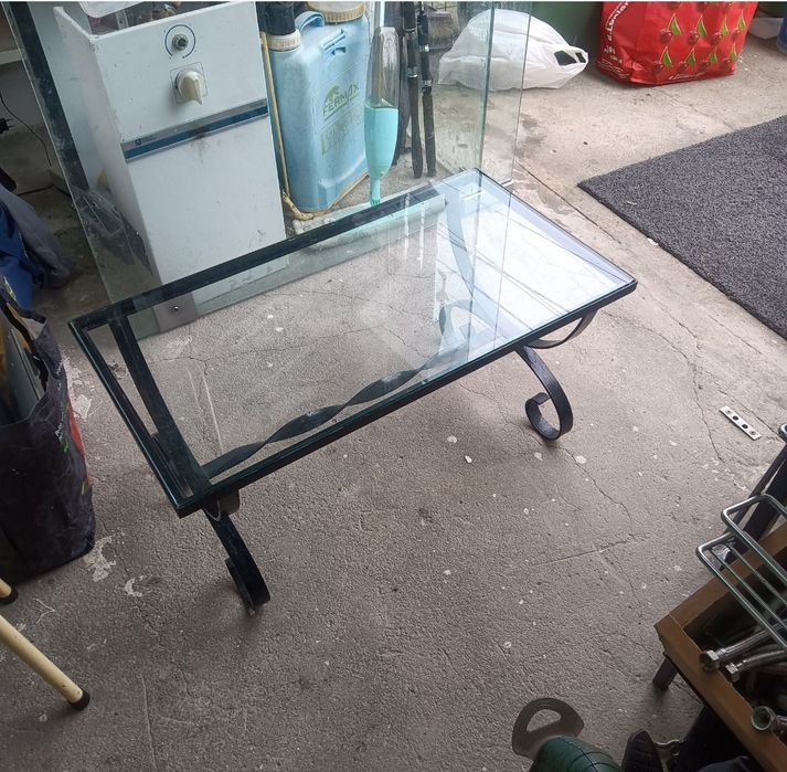 Mesa de centro estilo antigo