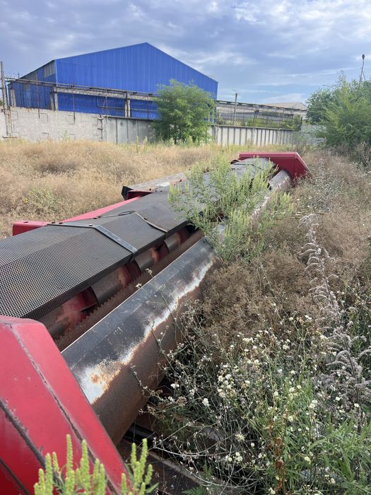 Продам соняшникову жатку 7,4 м