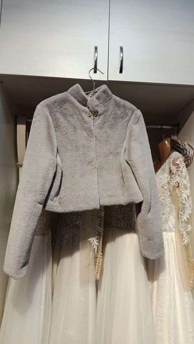 Різні шубки  молочні та сірі