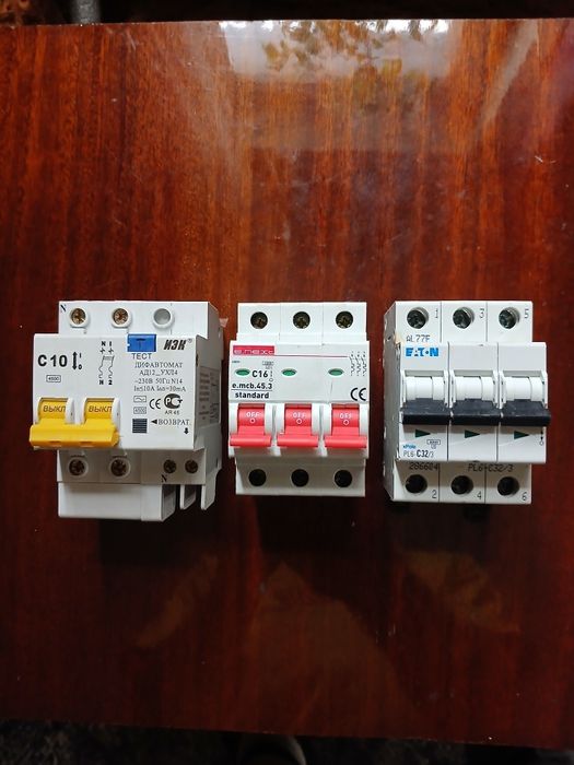 Автоматичні вимикачі