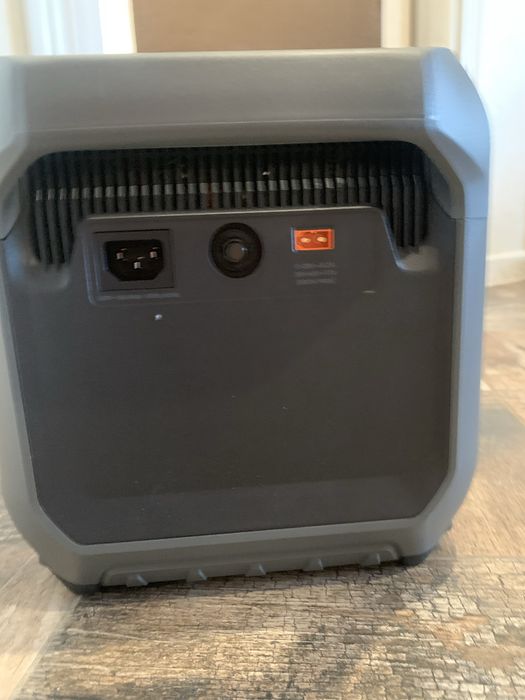 Продам нову  зарядну станцію Anker Solix C2000 Gen2