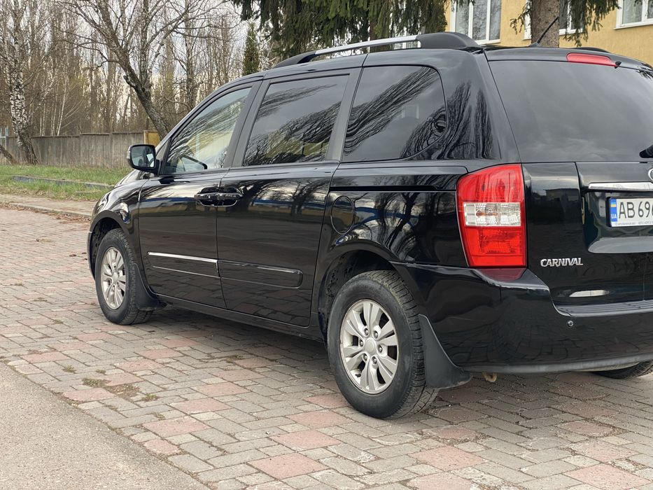 KIA Carnival 2012