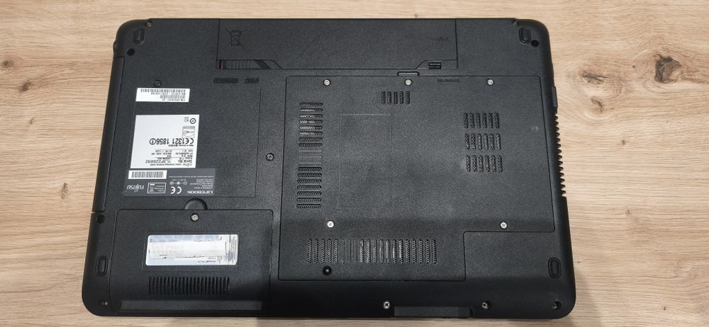 Laptop Fujitsu Lifebook A530 i5/4GB/320GB