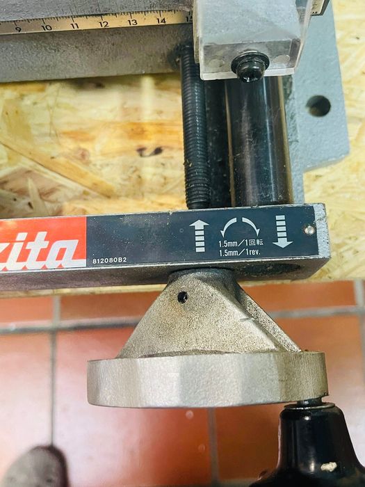 Fresadora alumínio MAKITA