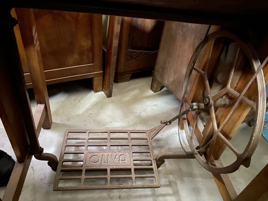 Maquina custura antiga OLIVA
