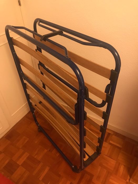 Divã Ikea com colchão