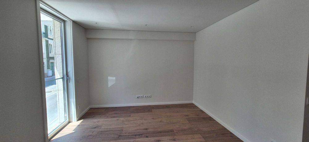 Quarto para estudantes/mestrados na Rua de Camões, junto Metro da Trindade