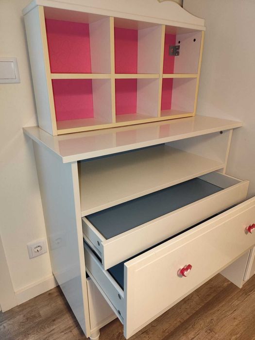 Armário Branco com Gavetas e Prateleiras IKEA