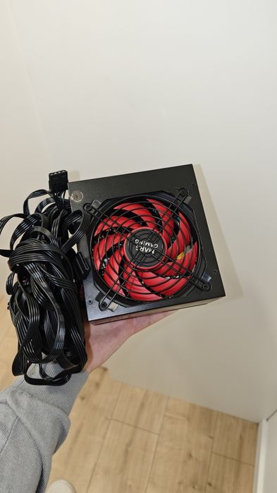 Fonte alimentação 750W Nova da Mars Gaming