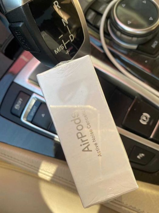 [Nowe nieuzywane] słuchawki bezprzewodowe Apple AirPods 4 gen