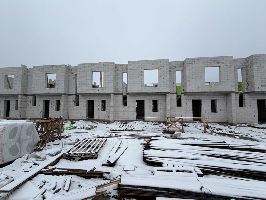 Таунхаус 75 м² з власним подвір’ям у передмісті Києва!