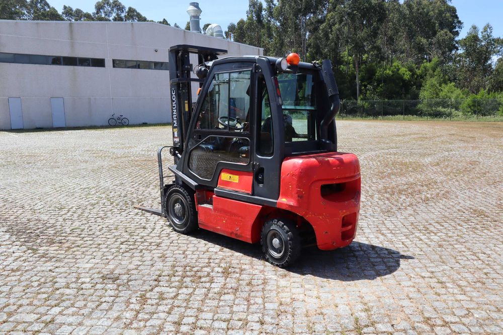 2000 Nissan FD02A25Q 2500 Kg Empilhador Diesel