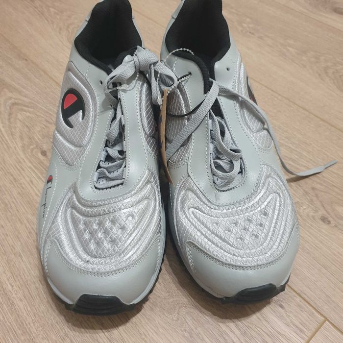 Buty sportowe nr 43