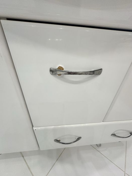 Мийка керамічна з тумбою та дзеркалом