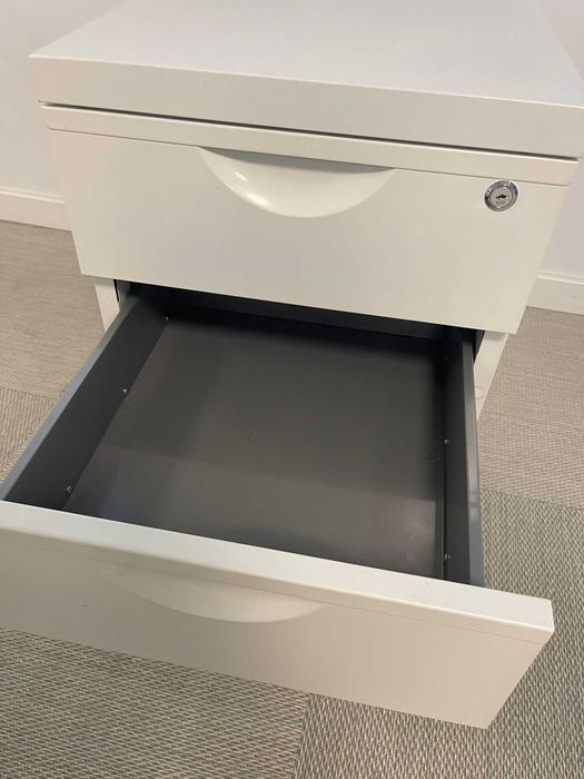 Bloco de gavetas branco