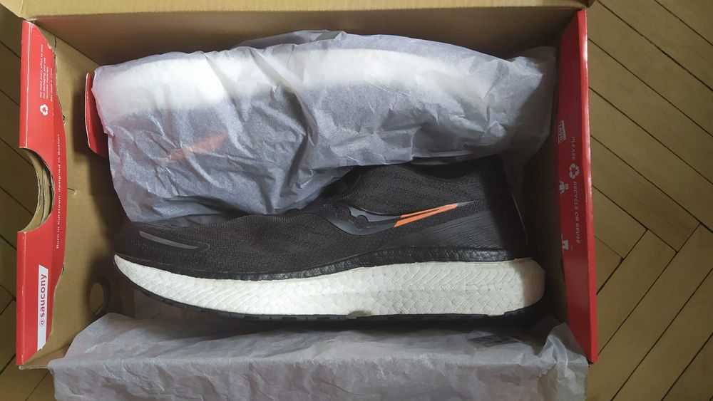 Кросівки Saucony Triumph 19