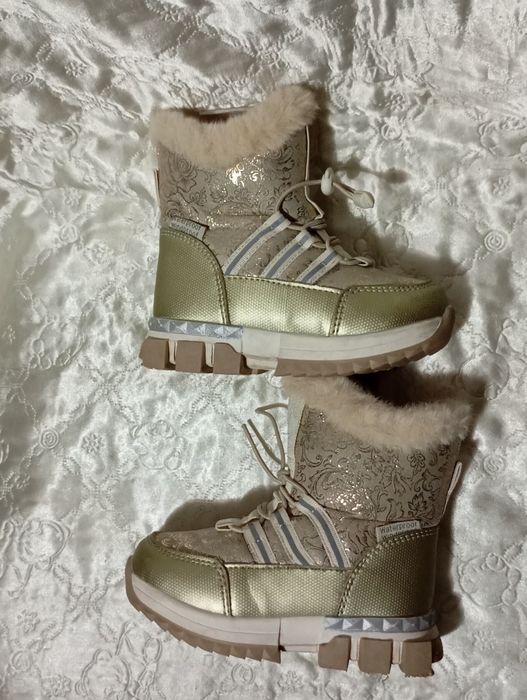 Уггі з камінцями, золотисті термо чоботи  р. 28,26