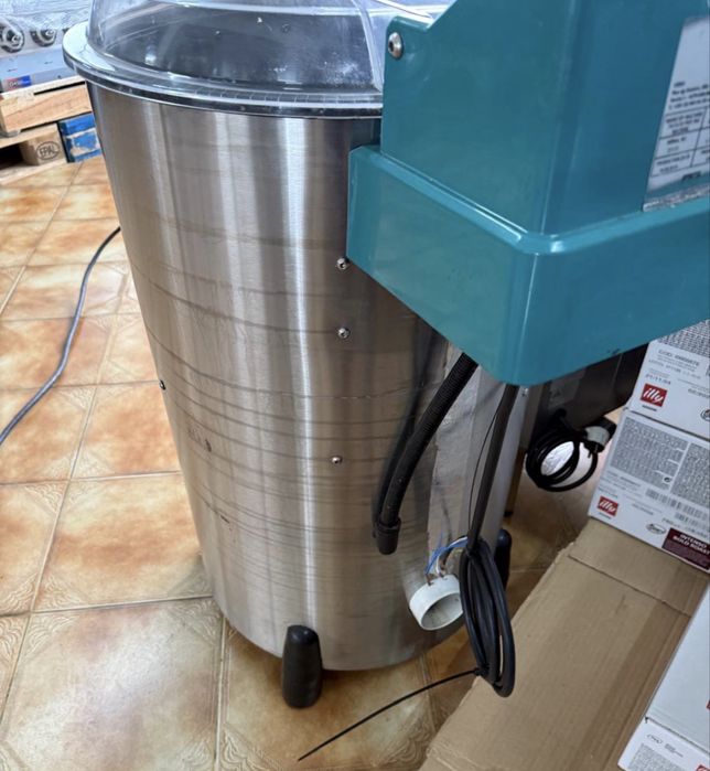 Maquina de descascar batatas 25kg muito nova