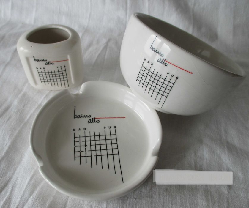 Conjunto de Peças em Cerâmica do Bar 'Bairro Alto' (anos 80)