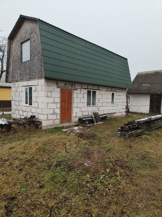 Продам будинок з земельною ділянкою.