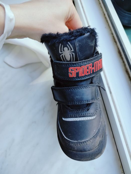 Oddam za darmo bluzki i buty dla chłopca