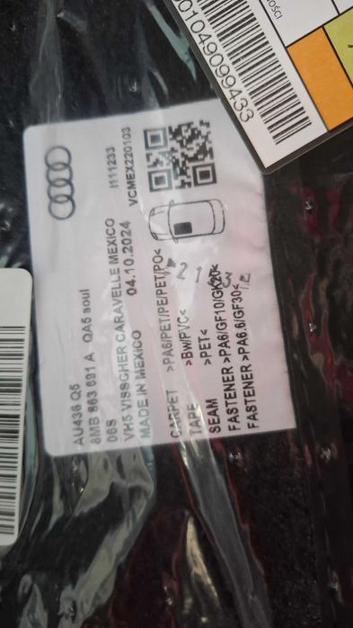 Dywaniki welurowe Audi OEM oryginalne Audi Q5 3gen 2025-, warte 900 PLN